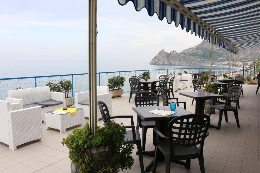Kennedy Hotel SantʼAlessio Siculo