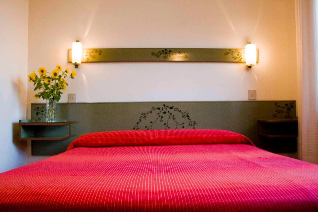 Kennedy Hotel 3*